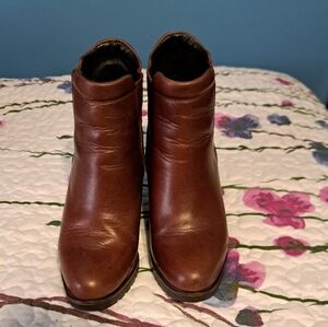 Sorel After Hours Chelsea Boots size 6
